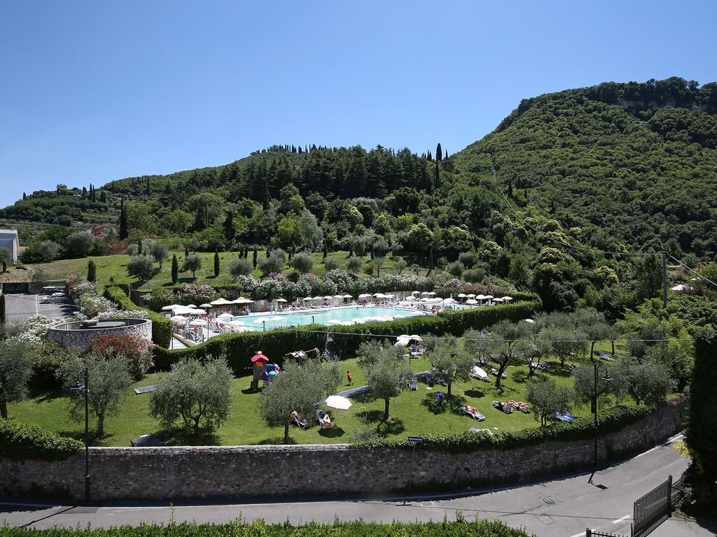 Hotel La Perla - Bike Hotel Garda  Bagian luar foto