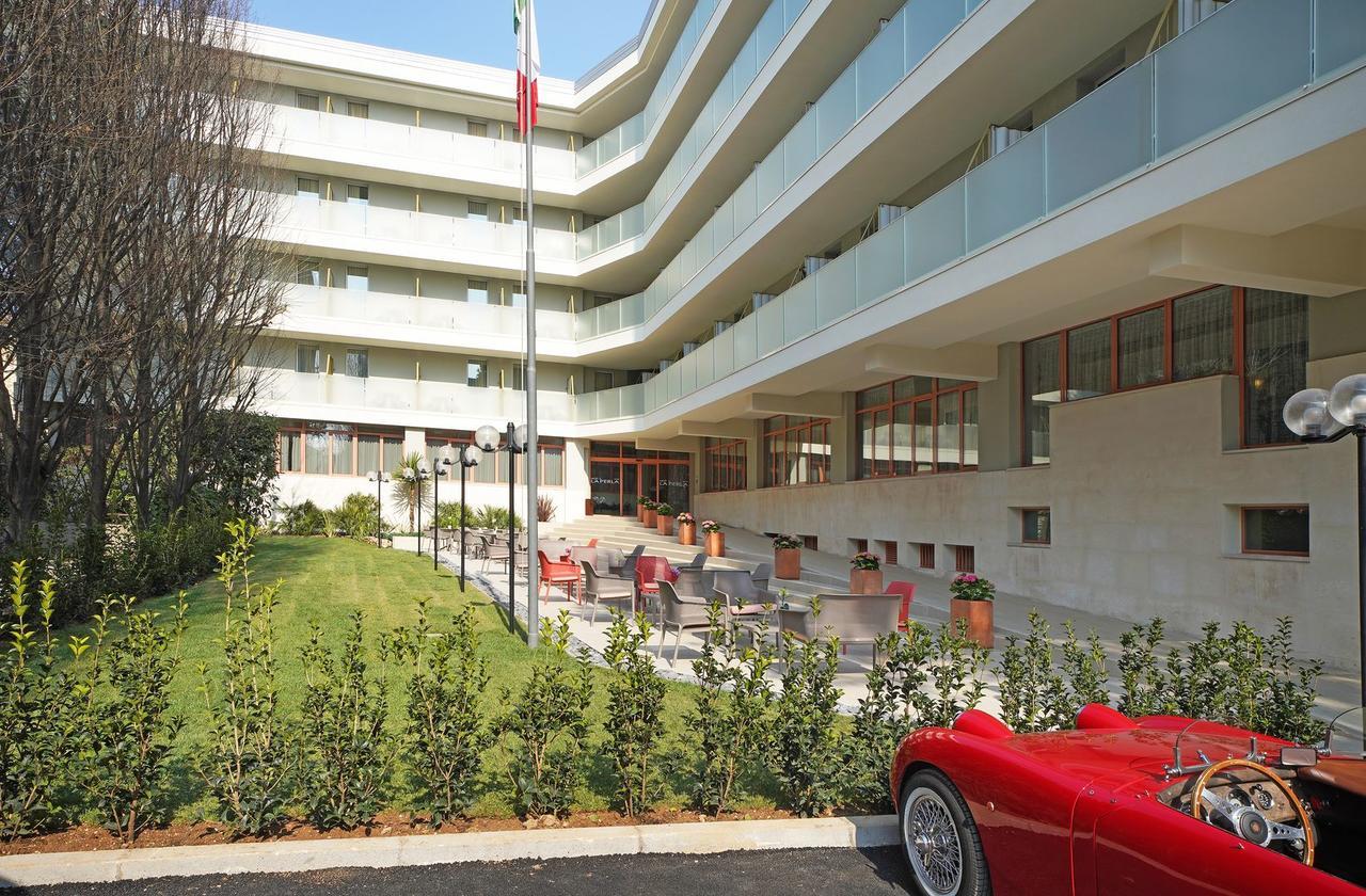 Hotel La Perla - Bike Hotel Garda  Bagian luar foto