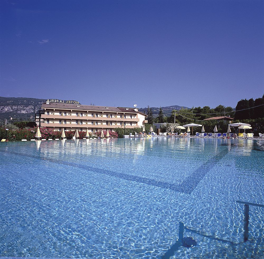 Hotel La Perla - Bike Hotel Garda  Bagian luar foto