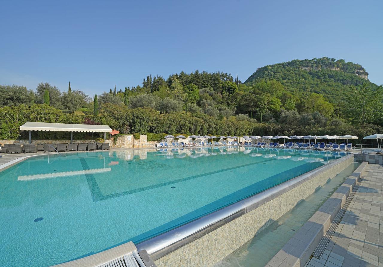 Hotel La Perla - Bike Hotel Garda  Bagian luar foto