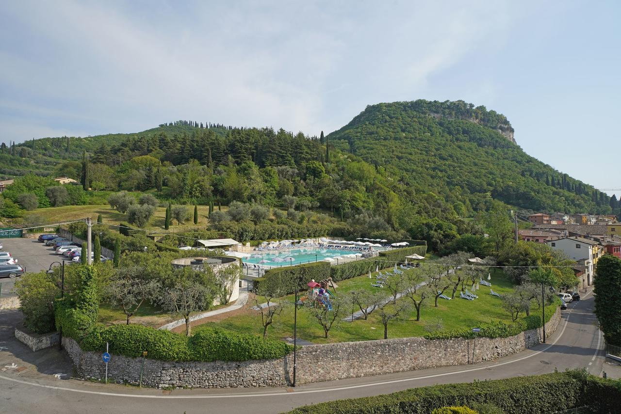 Hotel La Perla - Bike Hotel Garda  Bagian luar foto
